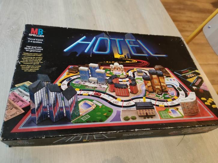 Hotel Bordspel - MB Spellen, Hobby en Vrije tijd, Gezelschapsspellen | Bordspellen, Gebruikt, Een of twee spelers, Drie of vier spelers