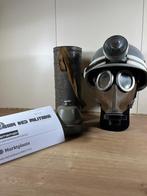 Lot gasmasker en helm, Nederland, Ophalen of Verzenden, Helm of Baret, Landmacht