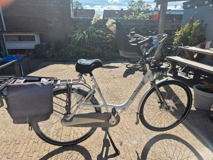 Mooie moeder fiets gazelle bloom, Fietsen en Brommers, Fietsen | Dames | Moederfietsen, Gebruikt, Gazelle, 2 zitjes, Ophalen