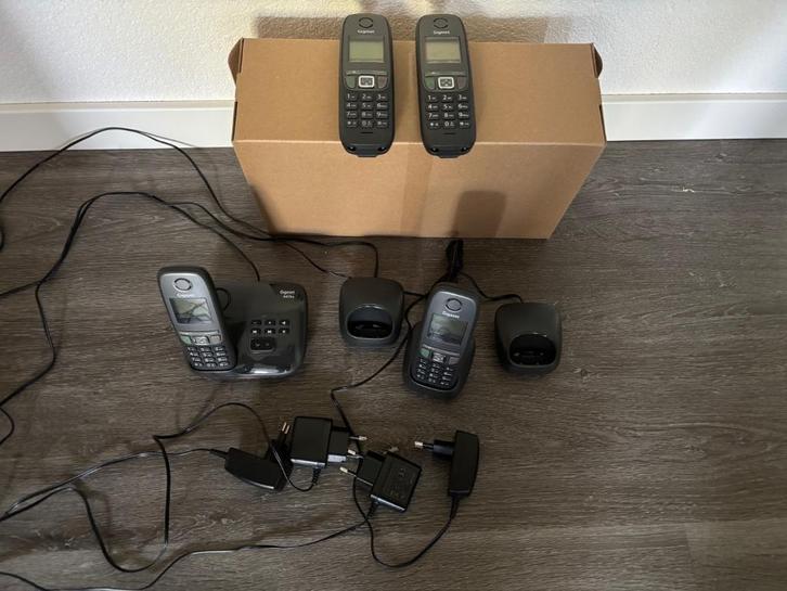 Gigaset A475, 4 telefoons met basisstation met antw.apparaat, Telecommunicatie, Vaste telefoons | Handsets en Draadloos, Gebruikt