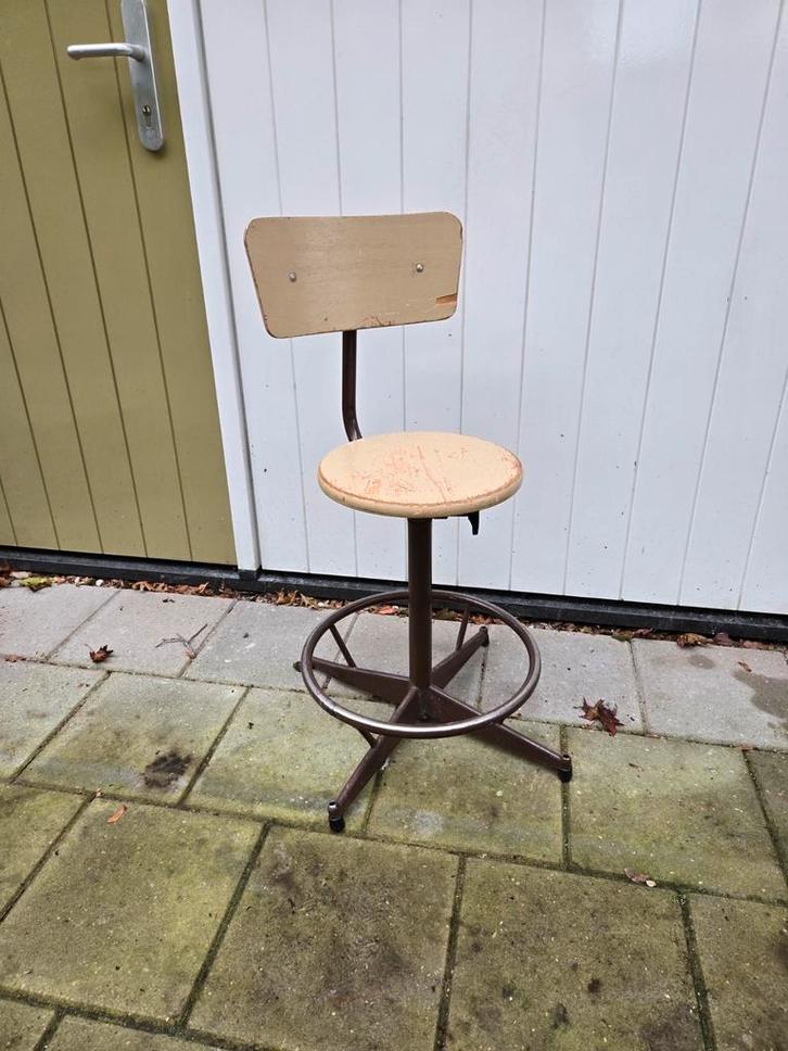 Vintage Industriële Kruk, Huis en Inrichting, Stoelen, Gebruikt, Eén, Hout, Metaal, Bruin, Ophalen of Verzenden