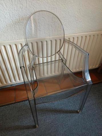 Kartell Louis Ghost by Philip Starck  beschikbaar voor biedingen