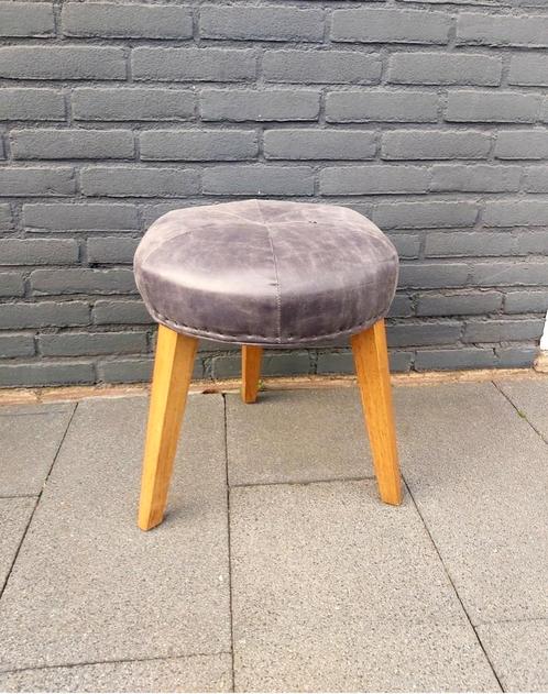 Riviera Maison, Uniek krukje, echt leder, Huis en Inrichting, Krukjes, Zo goed als nieuw, Hout, Ophalen