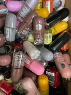 35 x nieuwe nagellak essences, Sieraden, Tassen en Uiterlijk, Uiterlijk | Cosmetica en Make-up, Ophalen of Verzenden, Handen en Nagels