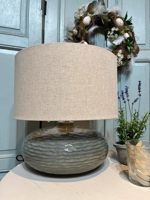Prachtige landelijke  tafel lamp, nieuw, keramiek groen, Huis en Inrichting, Lampen | Lampenkappen, Zo goed als nieuw, Minder dan 25 cm