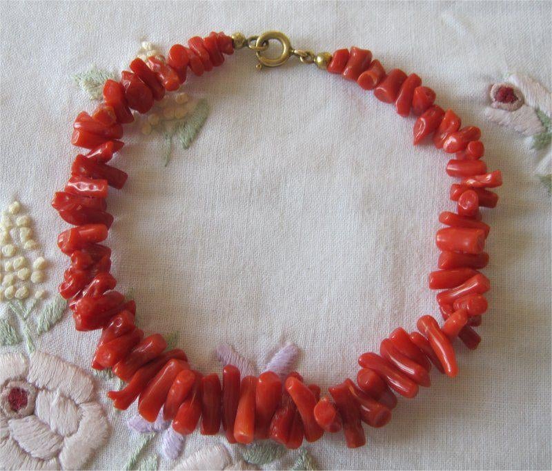 Antieke armband, bloedkoraal, goudkleurige sluiting, Sieraden, Tassen en Uiterlijk, Antieke sieraden, Ophalen of Verzenden, Overige materialen