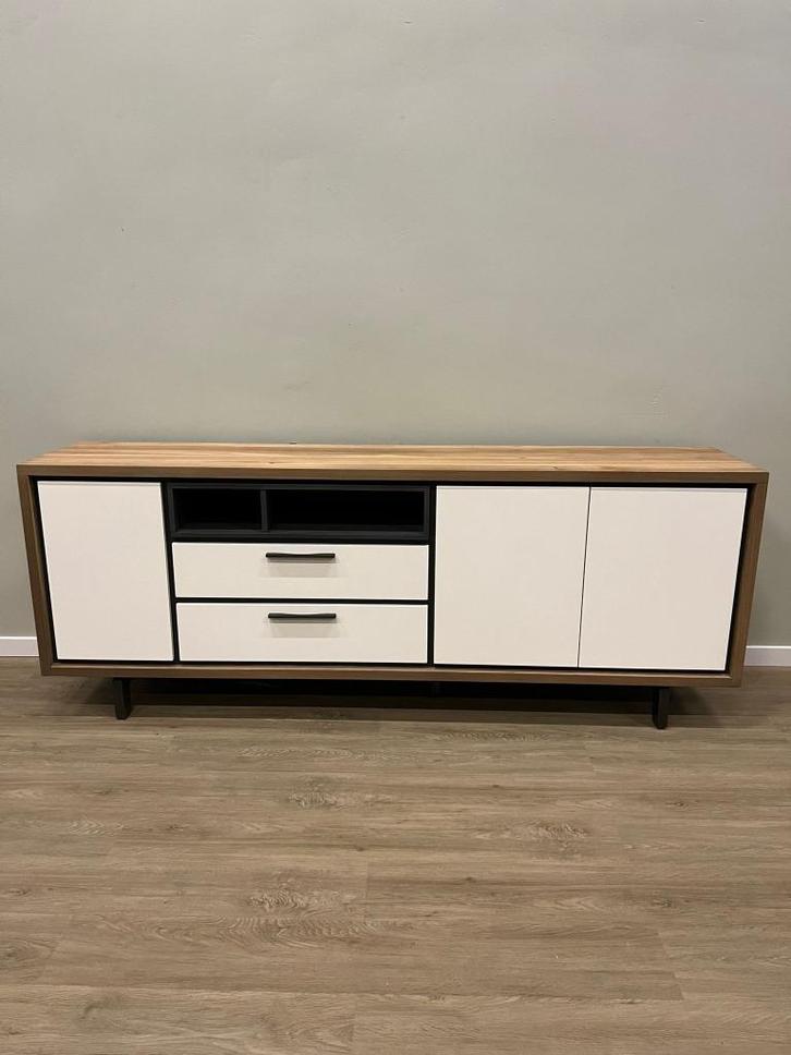Xooon dressoir Otta 240cm €699,-, Huis en Inrichting, Lampen | Vloerlampen, Nieuw, Minder dan 100 cm, Hout, Metaal, Verzenden