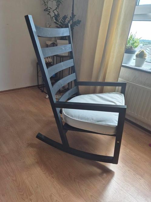 Lage wiegstoel incl schone ongebruikte kussen, Antiek en Kunst, Antiek | Meubels | Stoelen en Banken, Ophalen of Verzenden