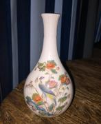 Klein Vintage wedgwood kutani crane vaasje, Antiek en Kunst, Ophalen of Verzenden