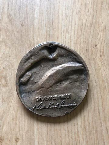 Oude Bronzen Medaille beschikbaar voor biedingen