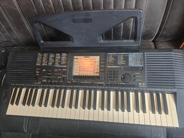 Te koop Yamaha PSR-350 keyboard met standaard etc beschikbaar voor biedingen