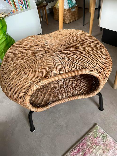 IKEA Gamlehult Voetenbank Rotan - Zo Goed Als Nieuw, Huis en Inrichting, Banken | Voetenbanken en Poefen, Zo goed als nieuw, 50 tot 75 cm