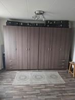 Twee grote kledingkasten gratis ophalen, Huis en Inrichting, Kasten | Kledingkasten, Gebruikt, 100 tot 150 cm, 150 tot 200 cm