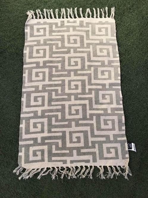 Vloerkleedjes- lap stof -deken met voetenzak - paardenkussen, Huis en Inrichting, Woonaccessoires | Plaids en Woondekens, Ophalen of Verzenden