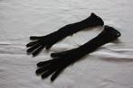 Oude zwarte gehaakte handschoenen, Antiek en Kunst, Ophalen of Verzenden, Kinderen