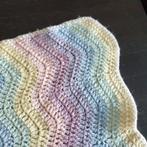 Hele mooie gehaakte baby deken in pastel regenboog kleuren, Ophalen of Verzenden, Zo goed als nieuw, 100 cm of meer, Deken