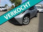 Toyota Aygo X 1.0 VVT-i S-CVT Play Automaat, 12 maanden, Stof, Gebruikt, 4 stoelen