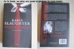 025 - Onaantastbaar - Karin Slaughter, Ophalen of Verzenden, Zo goed als nieuw, Karin Slaughter, Amerika