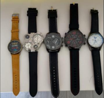 Te koop: Set horloges in goede staat beschikbaar voor biedingen