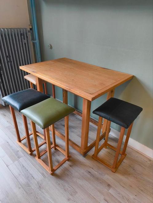 Verrijdbare bartafel met krukken, Huis en Inrichting, Barren, Zo goed als nieuw, Inclusief barstoelen, Ophalen