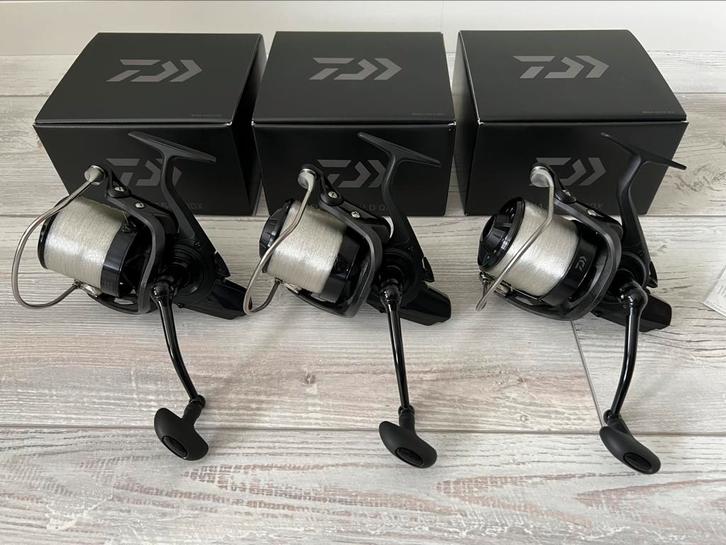 3 x Daiwa Basia 45 SLD QDX incl lijn NIEUW ONGEBRUIKT!!, Watersport en Boten, Hengelsport | Karpervissen, Nieuw, Molen, Ophalen of Verzenden