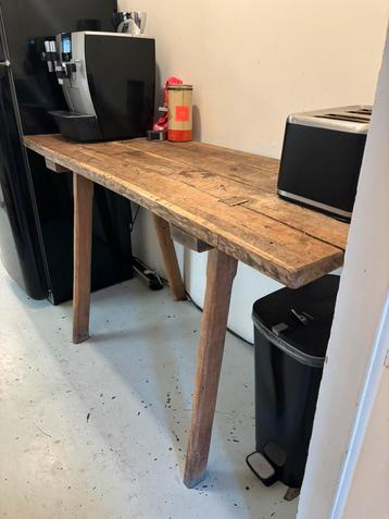 Robuuste houten snijtafel vintage keukentafel hoge tafel beschikbaar voor biedingen