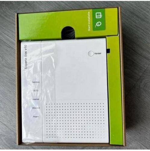 KPN Experia box V10. Direct af te halen in urgente gevallen!, Computers en Software, Routers en Modems, Nieuw, Router met modem