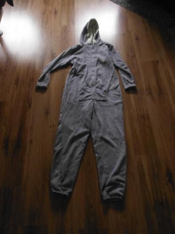 lekker warme grijze fleece jumpsuit / onesie, mt S/M beschikbaar voor biedingen