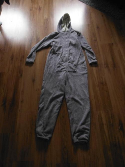 lekker warme grijze fleece jumpsuit / onesie, mt S/M, Kleding | Dames, Jumpsuits, Zo goed als nieuw, Maat 38/40 (M), Grijs, Verzenden