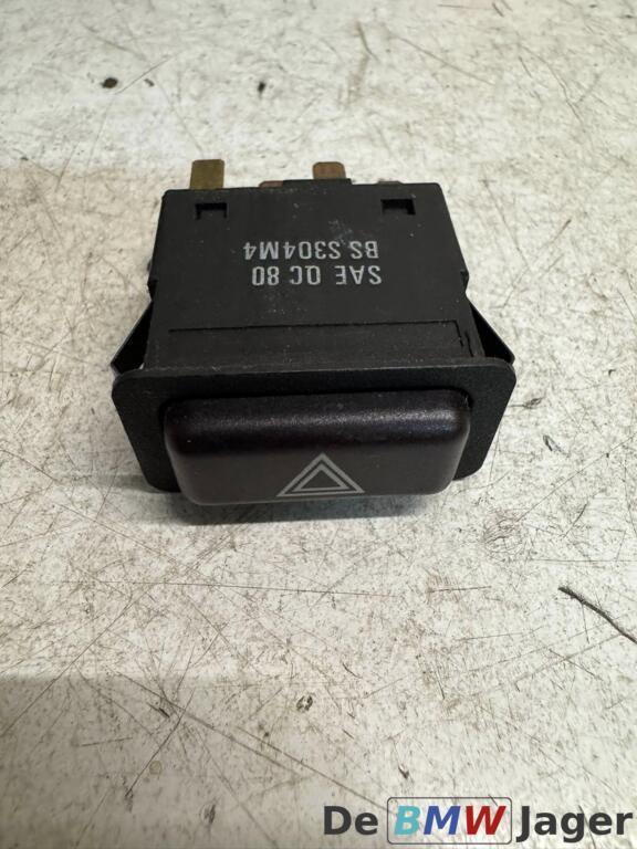 Alarmlichtschakelaar BMW E30 E28 61311381176, Auto-onderdelen, Dashboard en Schakelaars, BMW, Gebruikt, Ophalen of Verzenden