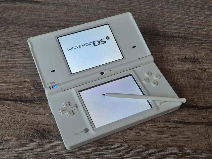 Nintendo DSi - Veel Games!, Spelcomputers en Games, Spelcomputers | Nintendo DS, Gebruikt, Dsi, Wit, Met games, Ophalen of Verzenden