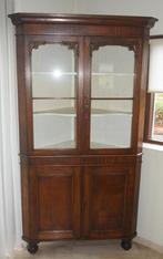 Stijlvolle antieke Engelse hoekkast c.q. vitrinekast, Ophalen