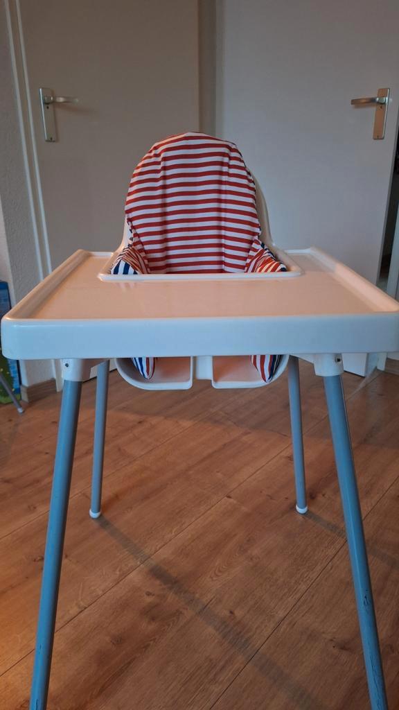 Ikea kinderstoel met stoelverkleiner, Kinderen en Baby's, Kinderstoelen, Gebruikt, Meegroeistoel, Stoelverkleiner, Ophalen