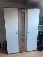Ruime kledingkast met lichte gebruikssporen, Huis en Inrichting, Kasten | Kledingkasten, Ophalen, Gebruikt, 100 tot 150 cm, 200 cm of meer