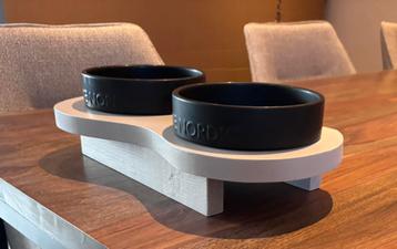 Voerbak hout beige beschikbaar voor biedingen