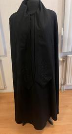 Lange wollen cape met vaste sjaal, exclusief en warm, Kleding | Dames, Jassen | Winter, Ophalen of Verzenden, Zo goed als nieuw