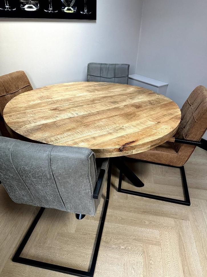 Ronde eettafel Monique (130cm), Huis en Inrichting, Tafels | Eettafels, Zo goed als nieuw, 100 tot 150 cm, 100 tot 150 cm, Vier personen