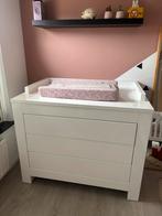 Babybedje en commode Alaska kinderkamer, Kinderen en Baby's, Kinderkamer | Complete kinderkamers, Ophalen, Gebruikt, Jongetje of Meisje