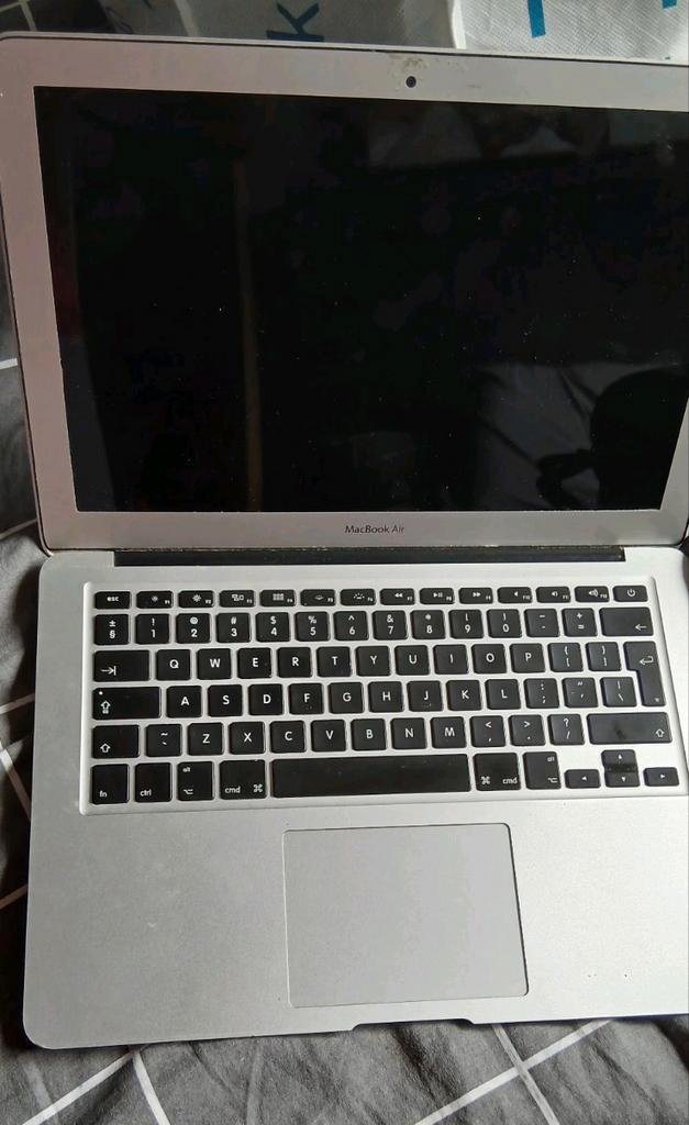 MacBook Air A1466 – 13” – 128GB SSD / 8GB RAM – Windows 11, Computers en Software, Apple iPads, Zo goed als nieuw, 13 inch of meer