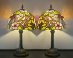 Glas in lood tiffany stijl tafellampen druiven en bloemen, Huis en Inrichting, Lampen | Tafellampen, Baak, Ophalen of Verzenden