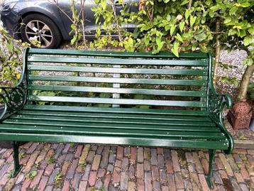 tuinbank gietijzer en volledig gerstaureerd beschikbaar voor biedingen