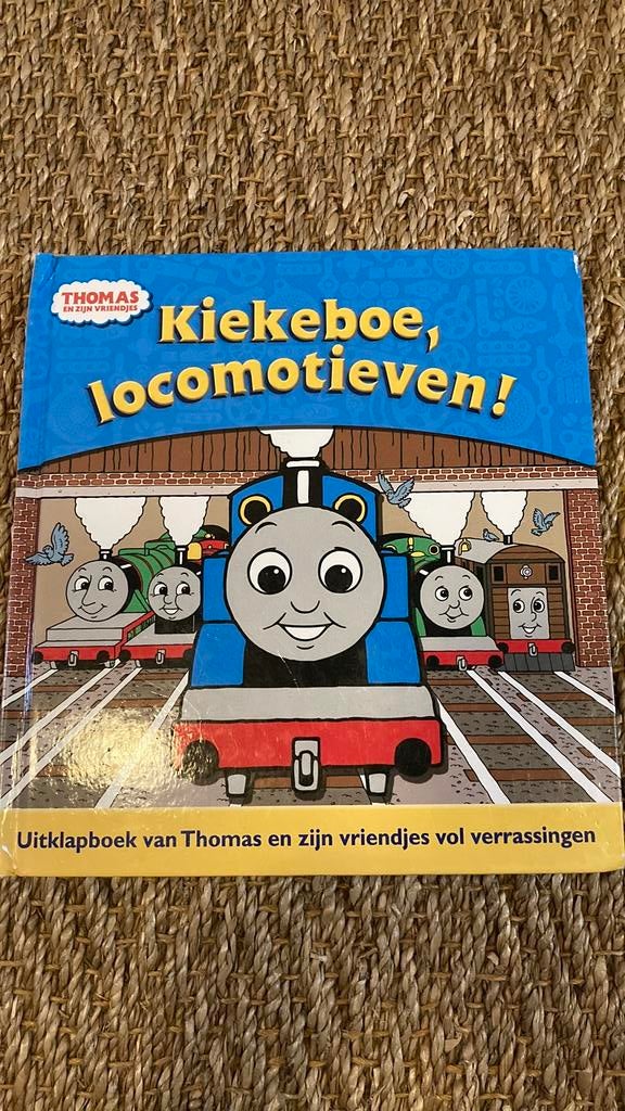 Boek Kiekeboe locomotieven Thomas trein, Boeken, Ophalen of Verzenden, Gelezen, Uitklap-, Voel- of Ontdekboek, 3 tot 4 jaar