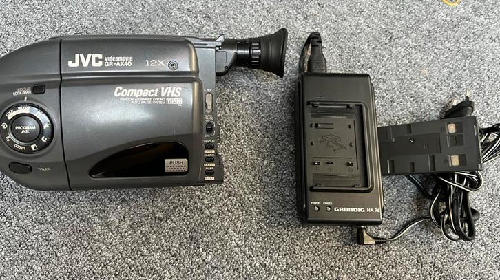 videocamera JVC GR-AX40,  Compact VHS-C, werking onbekend, Audio, Tv en Foto, Videocamera's Analoog, Camera, VHS-C of SVHS-C, Ophalen of Verzenden