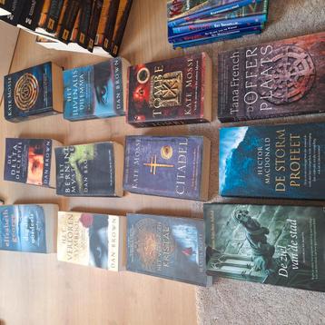 dan Brown kate mosse en meer  beschikbaar voor biedingen