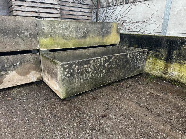 Betonnen drinkbakken, Dieren en Toebehoren, Overige Dieren-accessoires, Gebruikt, Ophalen