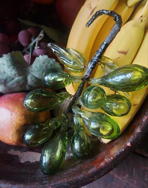 Antieke glazen druiventros met buigbare groene druiven, Antiek en Kunst, Antiek | Woonaccessoires, Ophalen of Verzenden