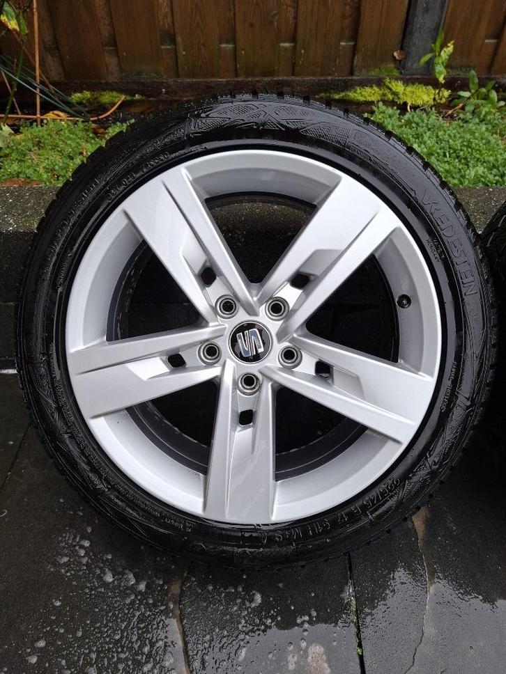 5x112 Seat FR 17 inch 8mm Vredestein Winterbanden 225 45 17, Auto-onderdelen, Banden en Velgen, Banden en Velgen, Winterbanden