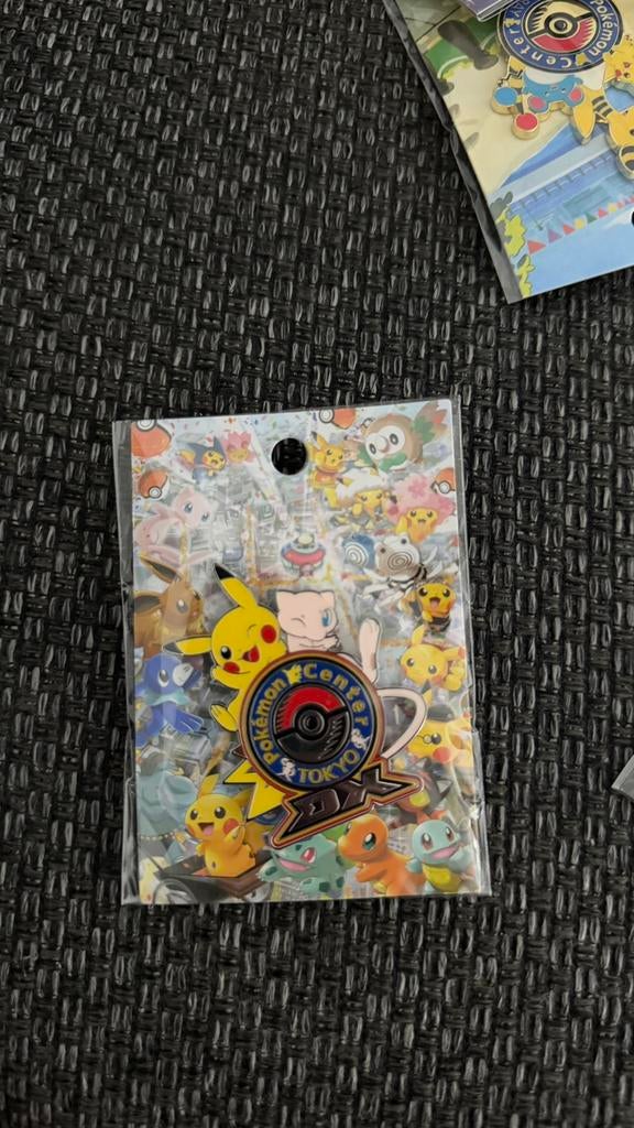 Pokemon Center pin Tokyo DX, Ophalen of Verzenden, Zo goed als nieuw