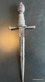 16e-eeuwse dolk met gepiercete kling – zeldzaam type, Ophalen of Verzenden