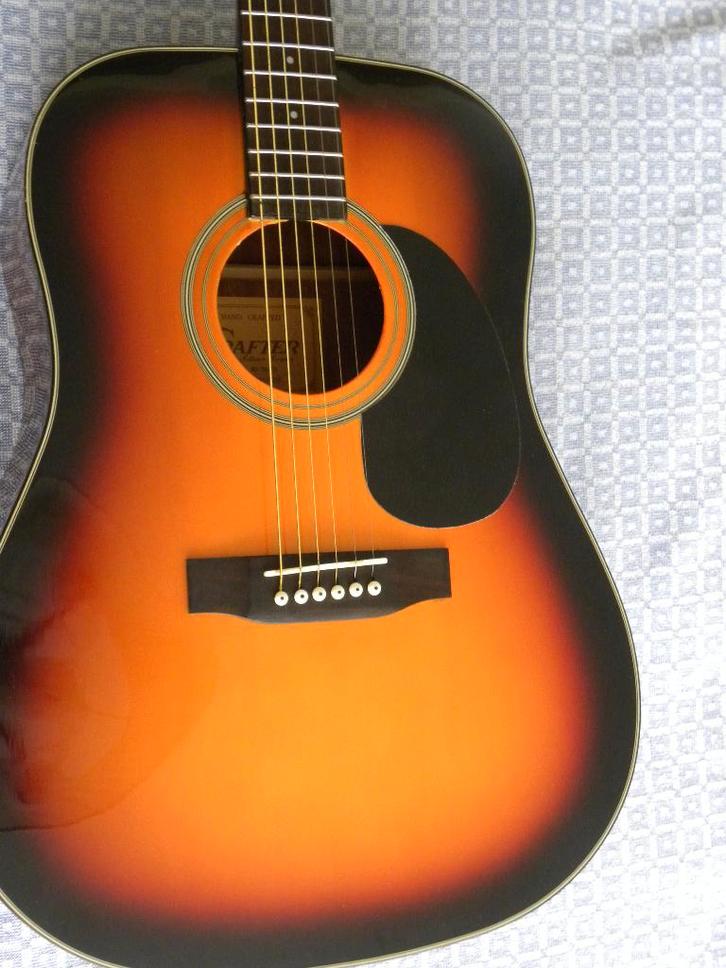 In nieuwstaat Crafter  HD - 24/TS  handgemaakt., Muziek en Instrumenten, Snaarinstrumenten | Gitaren | Akoestisch, Zo goed als nieuw